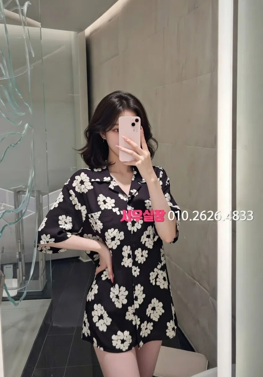 삼성역 미러룸 프리미엄 라인업 1번 프로필